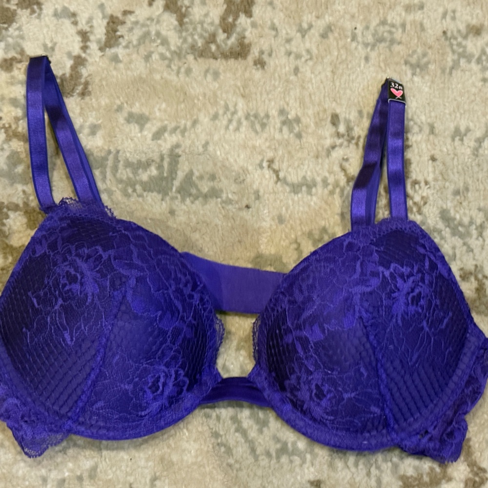 NWT Victoria's Secret Purple Lace Push UpBra 32B